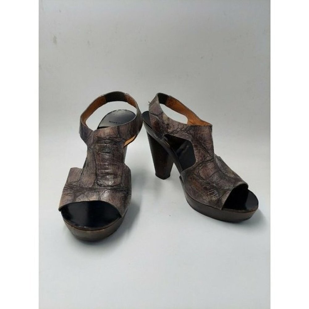 GIVENCHY Women's Gray Distressed Leather Open Toe Cone Heel  sandals Sz 36